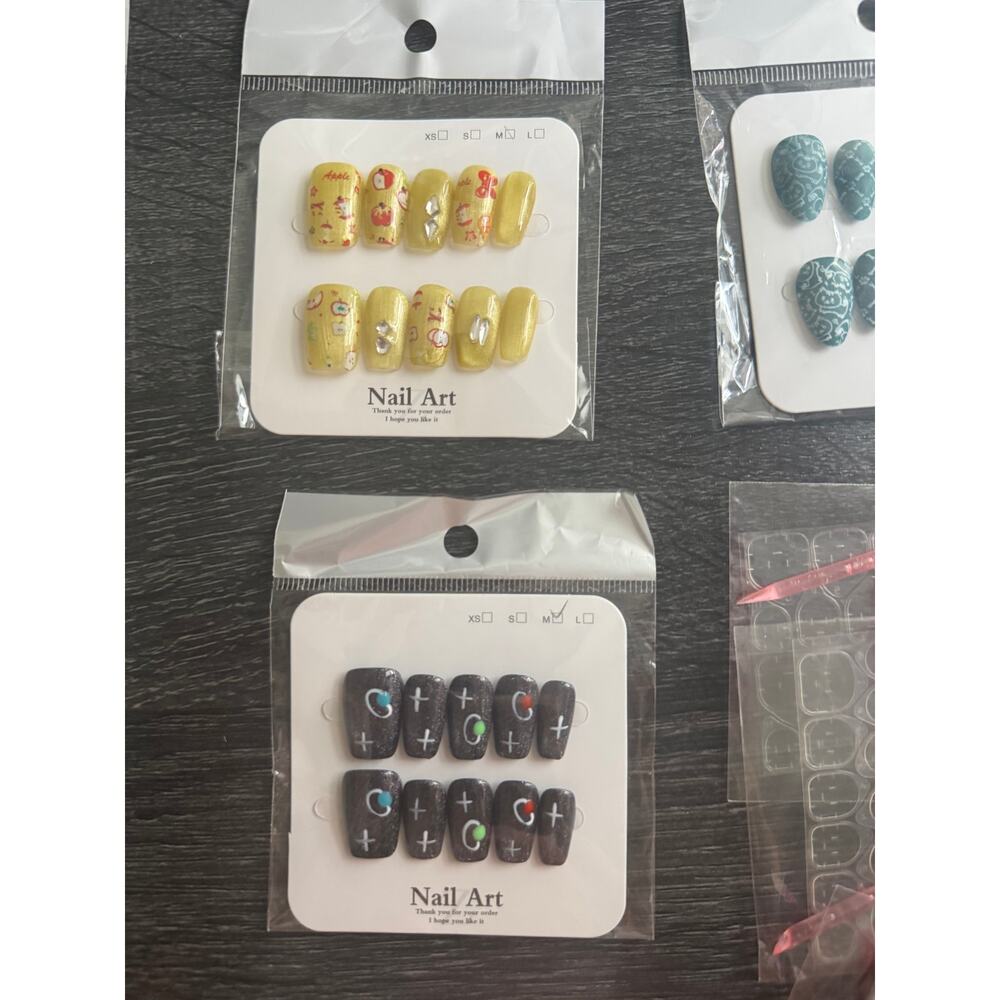 Lot of 5 Handmade Hand Painted Press On Nails Multicolor 3D - Picture 4 of 5